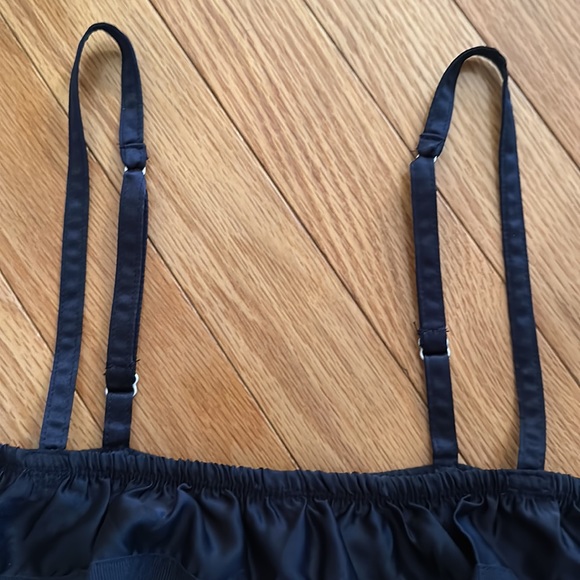 A&F Navy Ruffle Tank - Picture 5 of 6